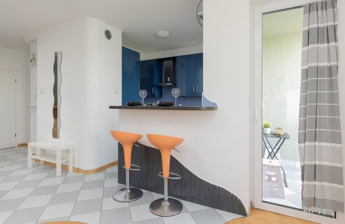Bemowo Apartment | Bemowo Powstanców Slaskich by Renters