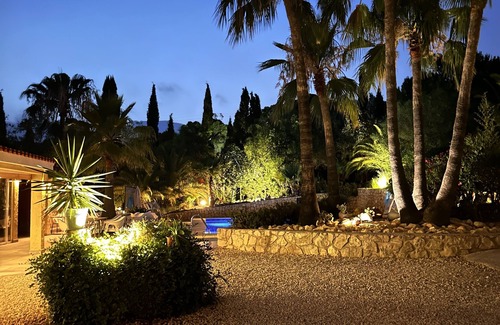 Benidorm Villa | Benidorm. Private villa with pool & air conditioning. Sleeps up to 25.