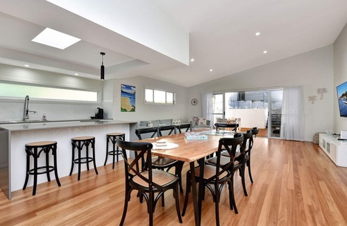 Nelson Bay House | Bentley Beach Pool House