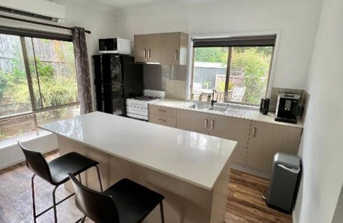 Mount Tamborine House | Berghofen .Tamborine Mountain Family escape including your furry friends!