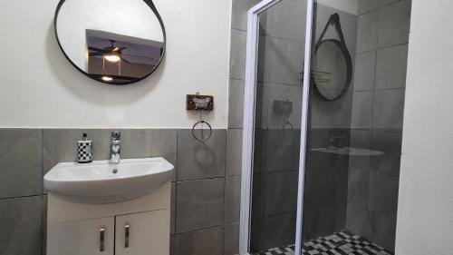 Hekpoort House | Berlouri Guest House Family Suite