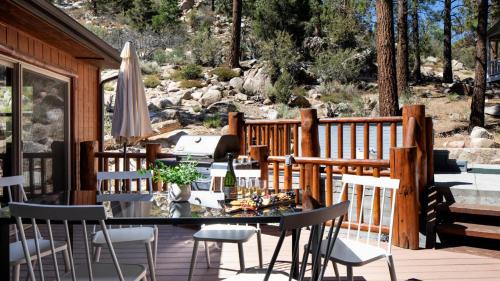 Eagle Mountain Estates House | Bernard by AvantStay Luxurious Cabin in Big Bear w Hot Tub Pool Table