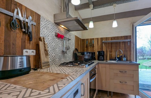 Mezieres-en-Brenne Cottage | Berry cottage in the heart of the Natural Park with garden and parking, 3 rooms, fireplace