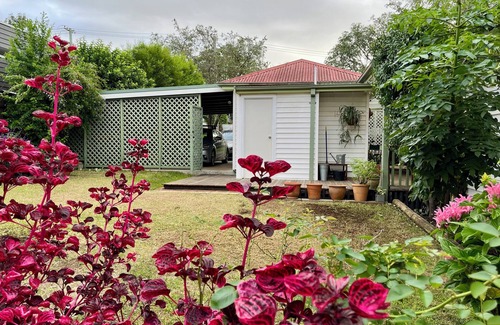 Berry House | Berry FiftyFour - Full house, pet friendly garden, close to everything in Berry!
