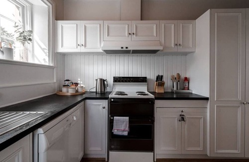 Battery Point Cottage | Berwick Cottage in Historic Battery Point