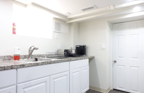 Hillside Apartment | Best Apt To Visit NYC-5 minutes to EWR airport+Free Parking