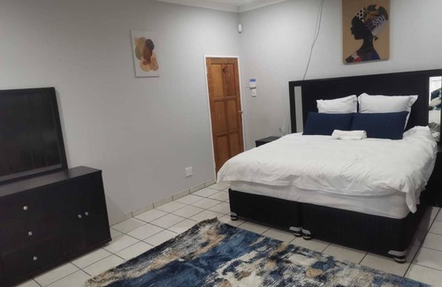 Queenswood House | Best clean guest house in Pretoria