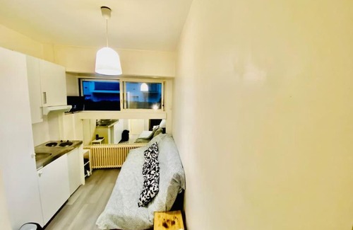 Neuilly-sur-Seine Apartment | Best corner near Arc de Triomphe