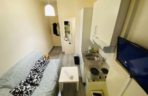 Neuilly-sur-Seine Apartment | Best corner near Arc de Triomphe