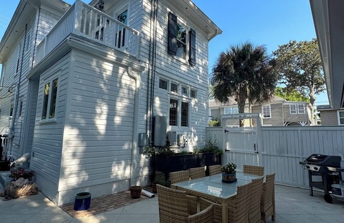Downtown Historic District House | BEST IN SAINT AUGUSTINE! Charming 3-bedroom house with WiFi, AC