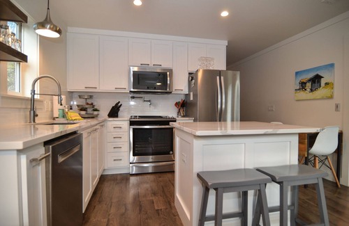 Inlet Beach Cottage | Best Kept Secret! Close to 30A, without the Crowd – Walk to Beach, Relax on Deck
