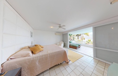 Vila Velha House | Best location, incredible view, right on the sand, beach, pool, helipad, pier