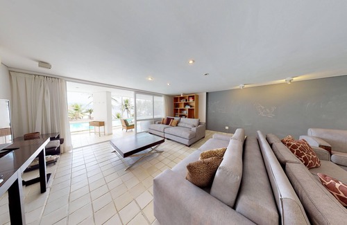 Vila Velha House | Best location, incredible view, right on the sand, beach, pool, helipad, pier