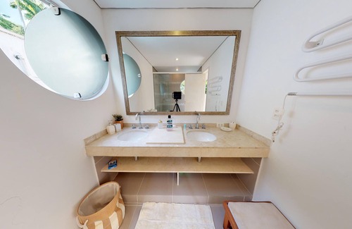 Vila Velha House | Best location, incredible view, right on the sand, beach, pool, helipad, pier