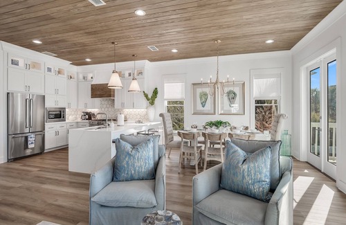 Holiday Isle House | Best Location, Serenity by the Shore, 3 min walk to 2PrivateBeaches+3Pools+3Spas
