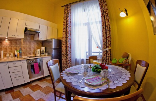City Centre Apartment | Best location to explore Krakow! Spacious 105m2/1130 sq ft, 2 bathr. Beautiful