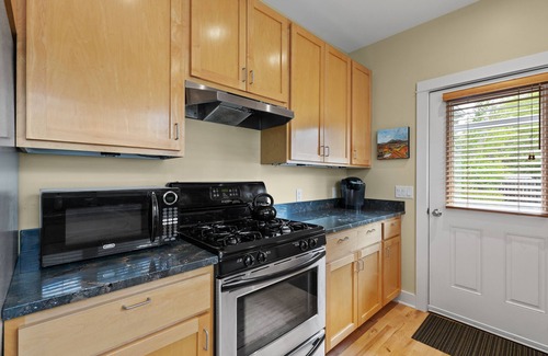 Bozeman House | Best of Downtown Bozeman! 2 VRBO's on This Property (See Listing #643946)