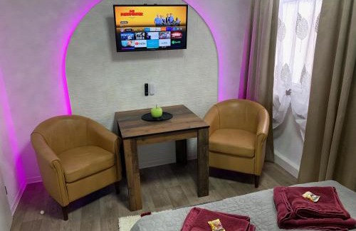 Wittenberge Apartment | Best-Preis -Gold Suite- mit Netflix, Self-Check-In, eBike Ladestation, Fahrradraum, WLAN, Netflix und Massagesessel - direkt am Elberadweg im Herzen von Wittenberge