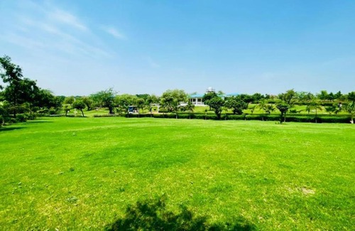 Gurugram Apartment | Best Stay Resort Gurgaon Farmhouse