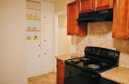 Shearer Hills - Ridgeview House | BEST Value, Quiet,Safe & Specious 3 Bed/2 Bath, Everything Nearby, Airport 5 Min