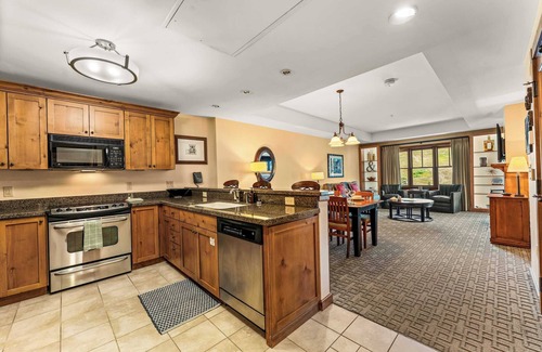 Crested Butte Condo | Best View in CB! Ski In-Out, Pool, Hot Tub, Sauna!