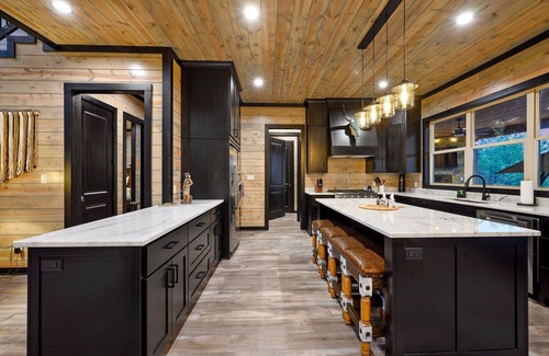 Broken Bow Cabin | Best VIEWS in Hochatown + Pool Table + 2 Decks + 4 King Bedrooms + Bunk Loft