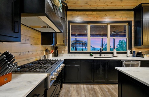 Broken Bow Cabin | Best VIEWS in Hochatown + Pool Table + 2 Decks + 4 King Bedrooms + Bunk Loft