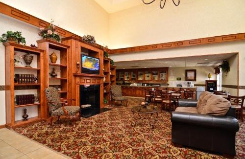 Perry Hotel | Best Western Bradbury Inn & Suites