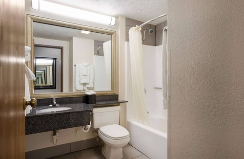 Kendallville Hotel | Best Western Kendallville Inn