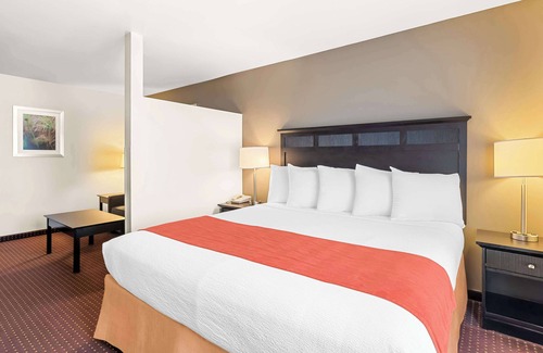 South Beloit Hotel | Best Western Legacy Inn & Suites Beloit/South Beloit