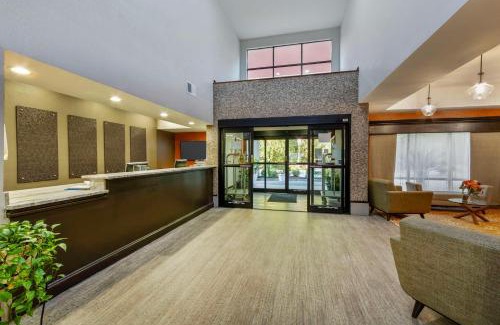 Ladson Hotel | Best Western Magnolia Inn and Suites
