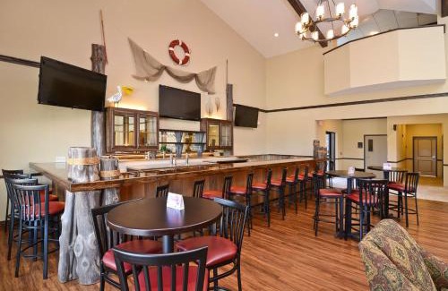 Emory Hotel | Best Western Plus Emory at Lake Fork Inn & Suites