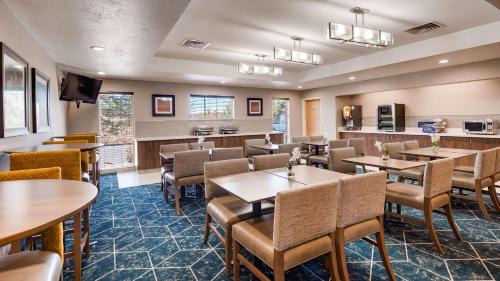Aurora Hotel | Best Western Plus Gateway Inn & Suites - Aurora