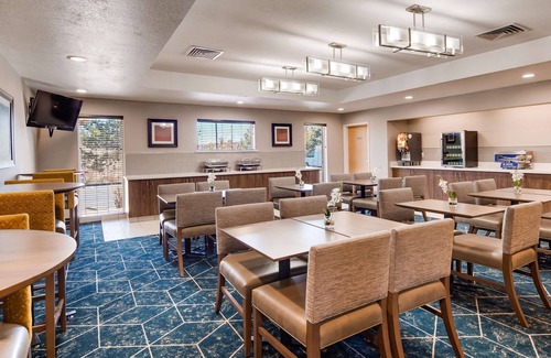 Aurora Hotel | Best Western Plus Gateway Inn & Suites