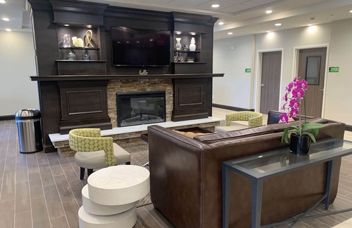 Horseheads Hotel | Best Western Plus Horseheads Inn & Suites