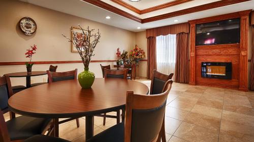 Monahans Hotel | Best Western Plus Monahans Inn and Suites