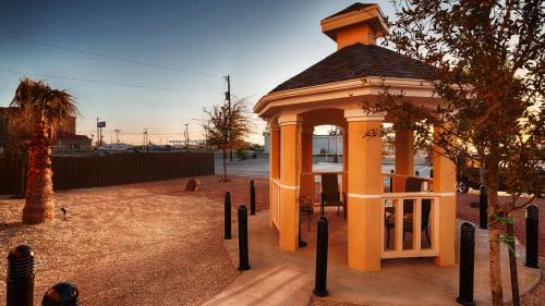 Monahans Hotel | Best Western Plus Monahans Inn and Suites