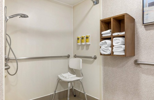 Northwest Raleigh Hotel | Best Western Plus Raleigh Crabtree Valley Hotel