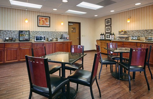 La Grande Hotel | Best Western Plus Rama Inn & Suites