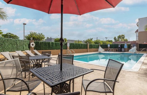 Lawndale Hotel | Best Western Plus South Bay Hotel