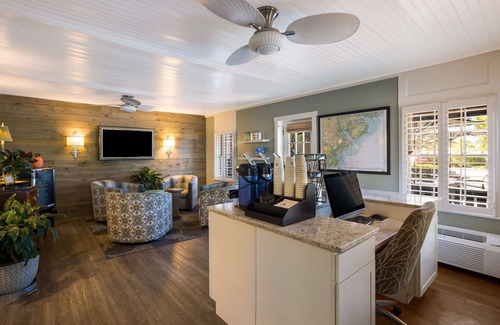 Historic Downtown Hotel | Best Western Sea Island Inn