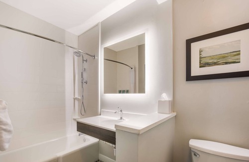 Historic Downtown Hotel | Best Western Sea Island Inn