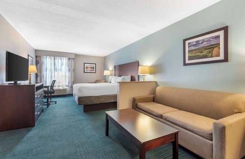 Barton Hotel | Best Western St. Clairsville Inn & Suites