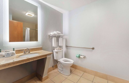 Barton Hotel | Best Western St. Clairsville Inn & Suites