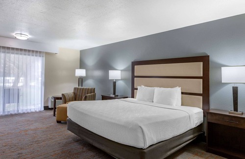 Baker City Hotel | Best Western Sunridge Inn & Conference Center