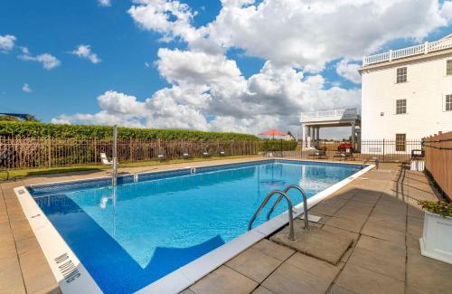 Bangor Hotel | Best Western White House Inn