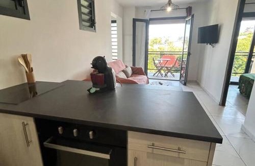 Saint-Pierre De La Reunion Apartment | BETEL 2 Escapade à deux pas de la plage Terre Sainte