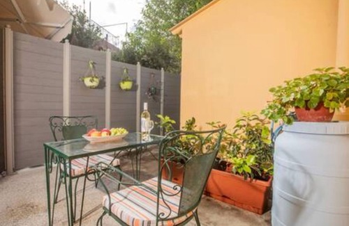 Corfu Town Apartment | Bethy's #2|Studio - One Bedroom Apartment, Sleeps 2