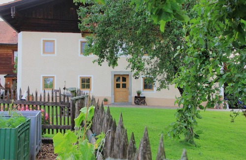 Teisendorf Apartment | Bettina's vacation apartment with 3 bedrooms