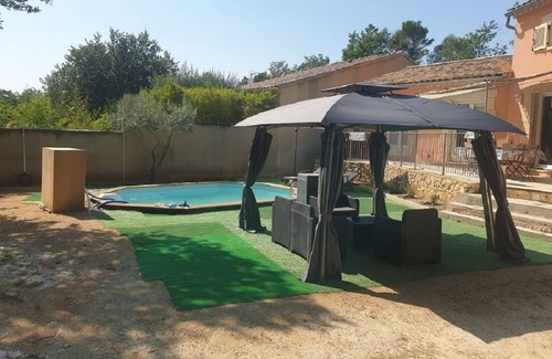 Laudun Villa | Between vineyards and garrigues (4km from Mas de So)